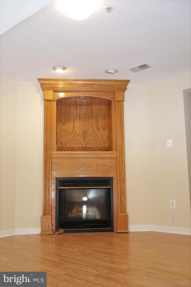 21251 Owls Nest Cir, Germantown, MD 20876 - photo 3