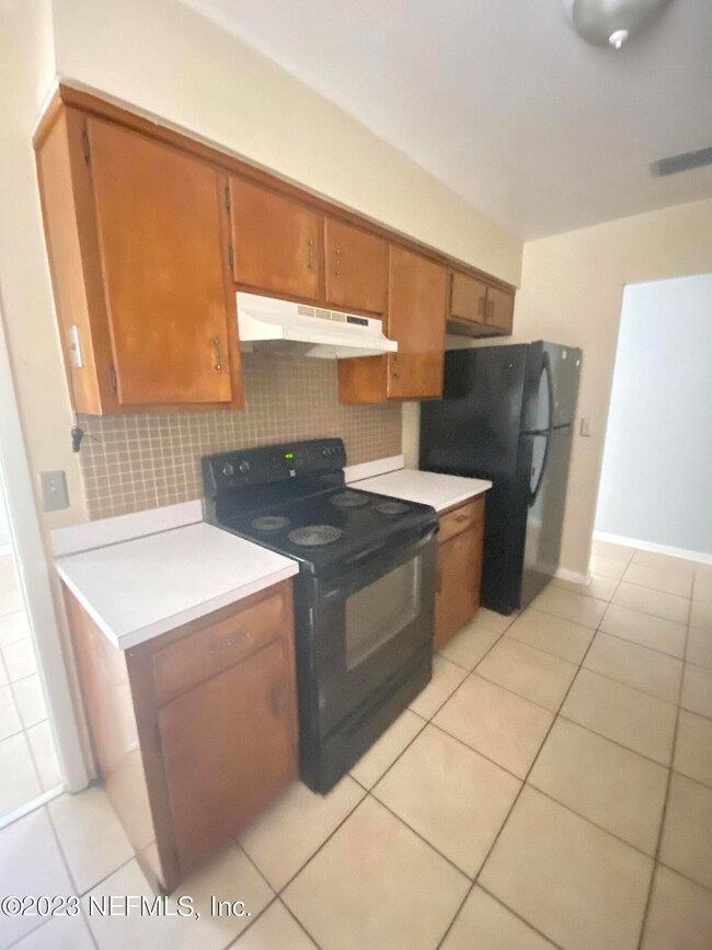 5007 Bilken Dr E, Jacksonville, FL 32210 - photo 5