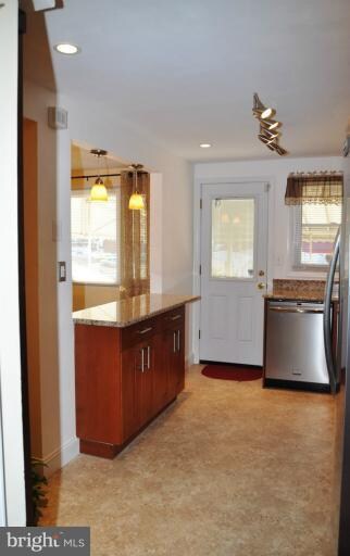 902 Foxridge Ln, Essex, MD 21221 - photo 7