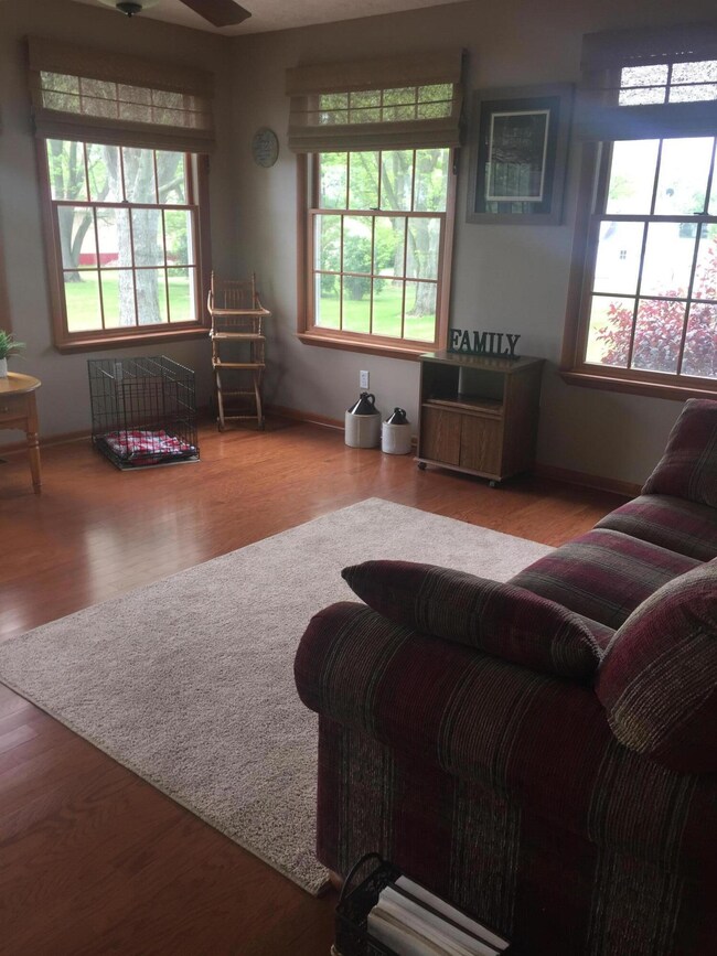 6D5C4FF3-5405-4CBA-B672-0CFED323F2D5