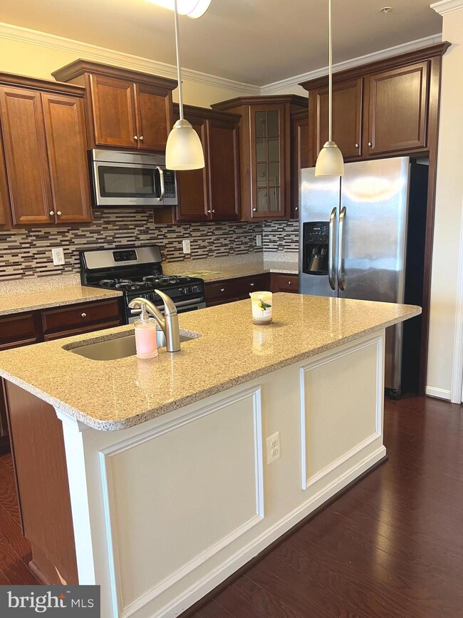 9138 Ruby Lockhart Blvd, Glenarden, MD 20706 - photo 6