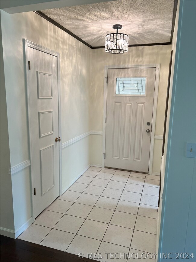 7027 E 71st Ct, Tulsa, OK 74133 - photo 2