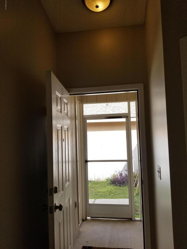 2421 Townsquare Dr, Jacksonville, FL 32216 - photo 3