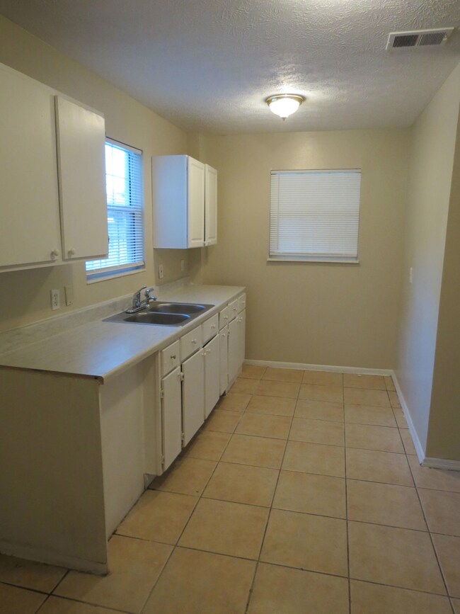 6415 Cooper Ln, Jacksonville, FL 32210 - photo 7