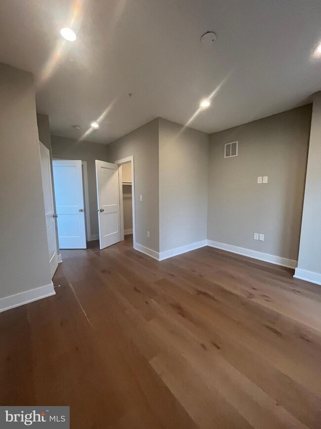 1918 Capitol Ave NE unit 101, Washington, DC 20002 - photo 3