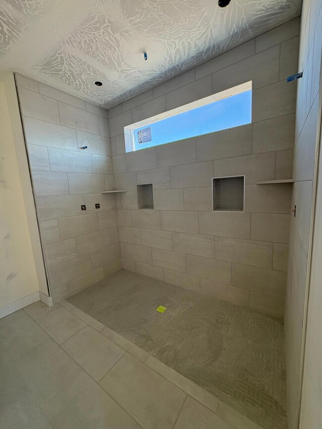 Divario lot 66 primary shower