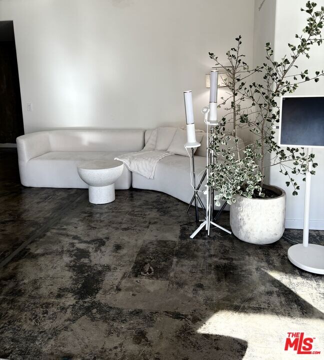 711 S Olive St unit 505, Los Angeles, CA 90014 - photo 3