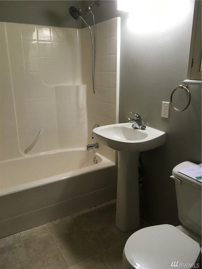 251 W Bakerview Rd unit 107, Bellingham, WA 98226 - photo 3