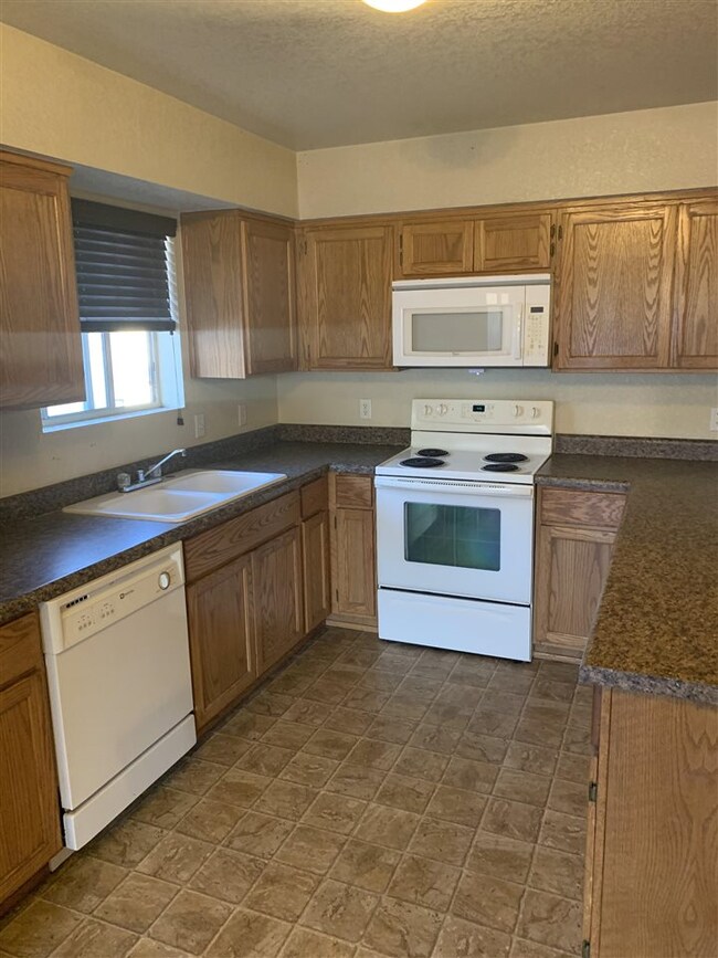 6218 E 44th St, Yuma, AZ 85365 - photo 2