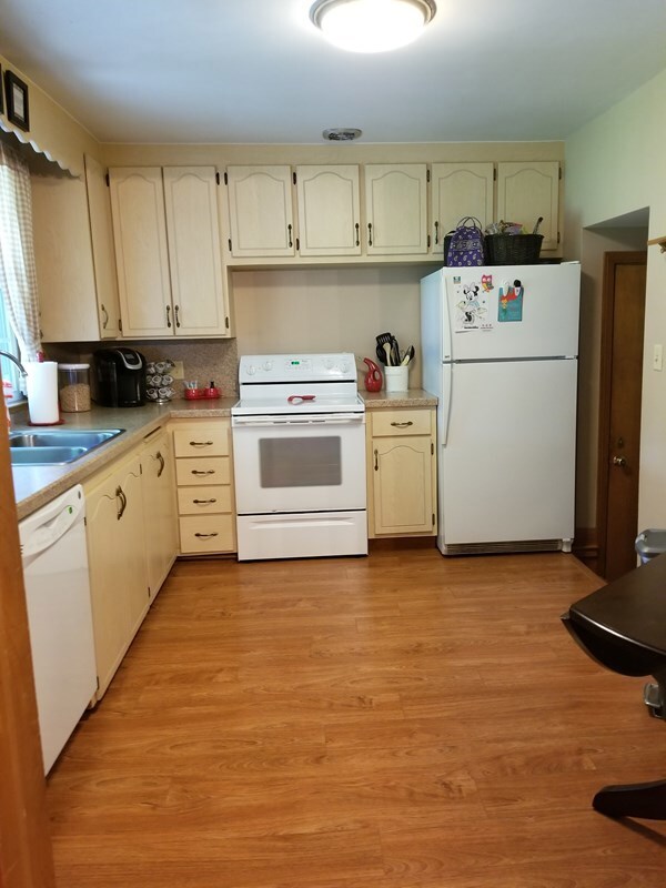 314 Keen Ave, Ashland, OH 44805 - photo 2