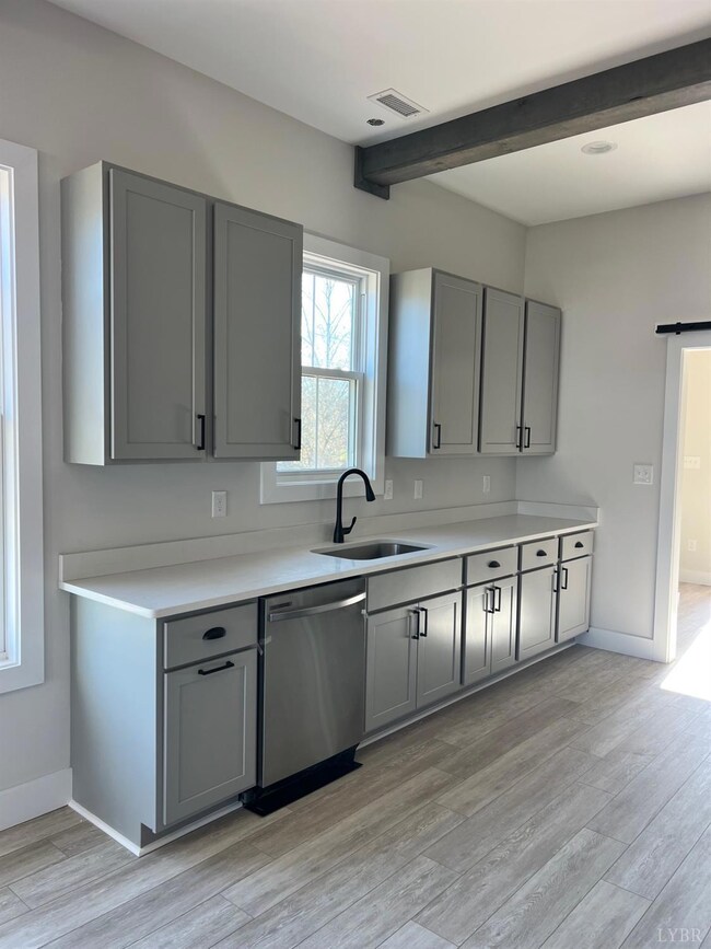 198 Triple Oak Cir, Madison Heights, VA 24572 - photo 7