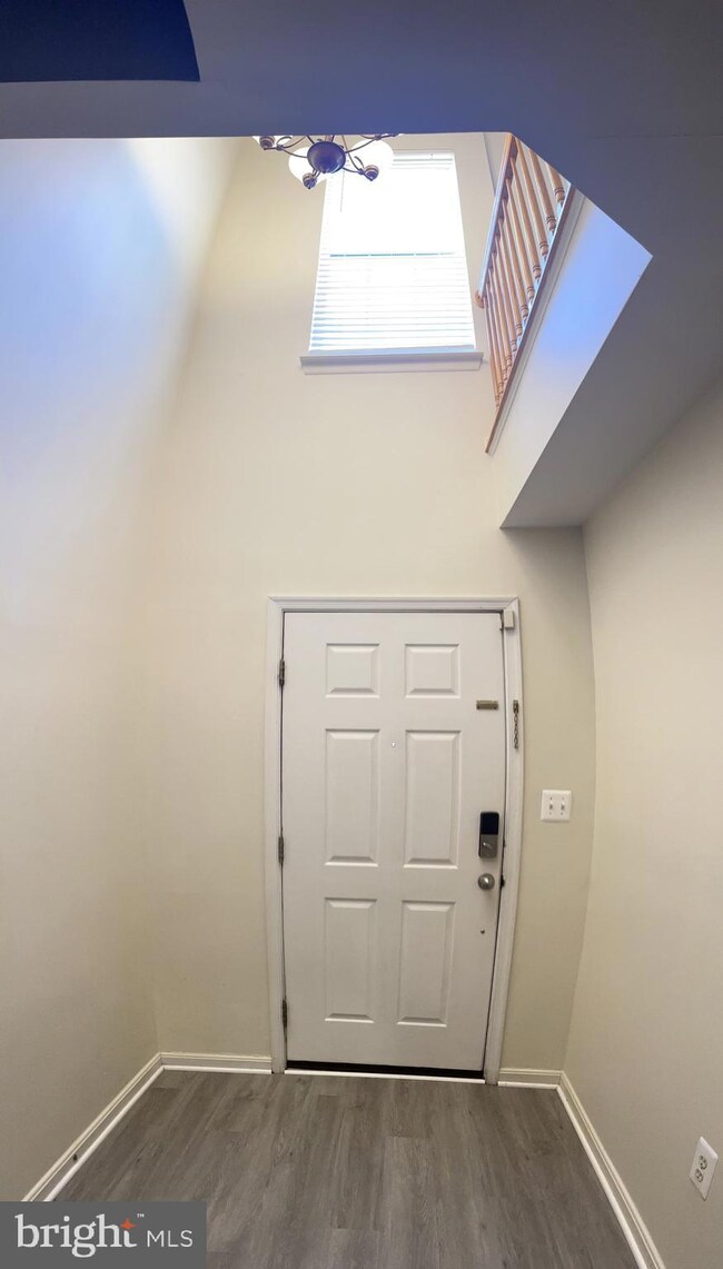 12251 Maidstone Ct, Woodbridge, VA 22192 - photo 3