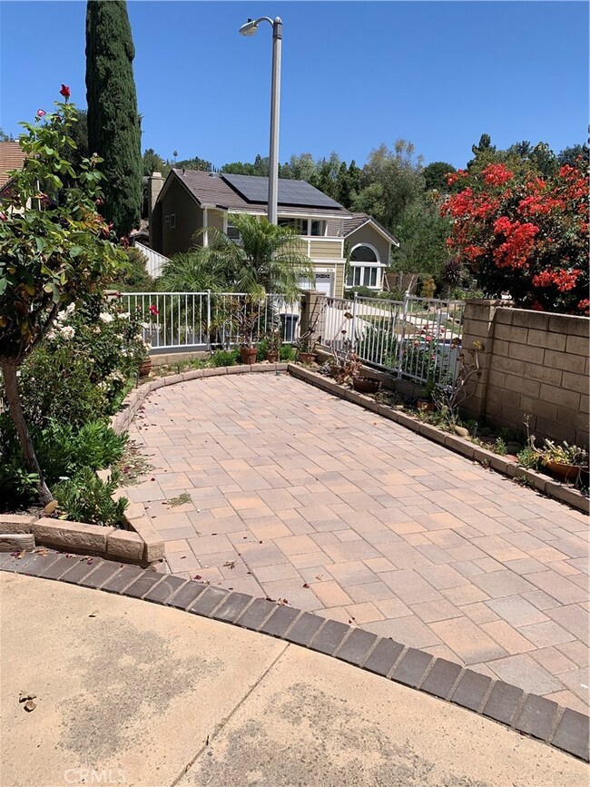 3177 Futura Point, Thousand Oaks, CA 91362 - photo 2