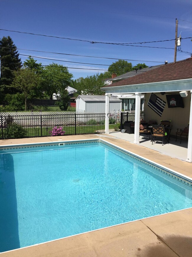 1306 Firwood Dr, Columbus, OH 43229 - photo 4