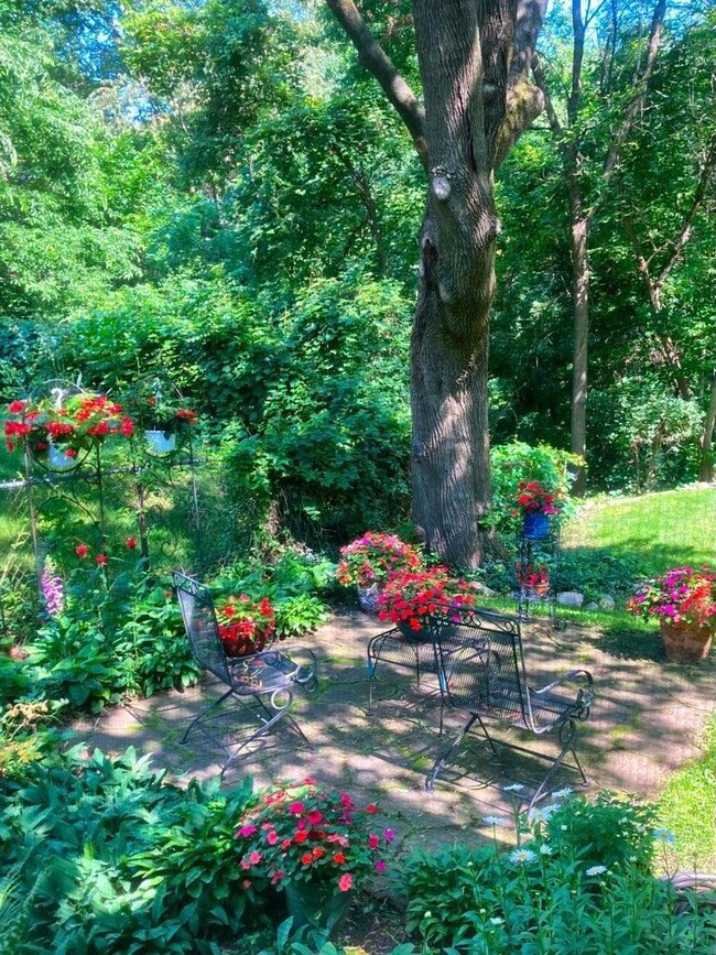 1423 Trails End St, Kalamazoo, MI 49001 - photo 4