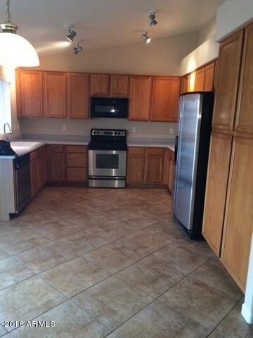 OPEN KITCHEN