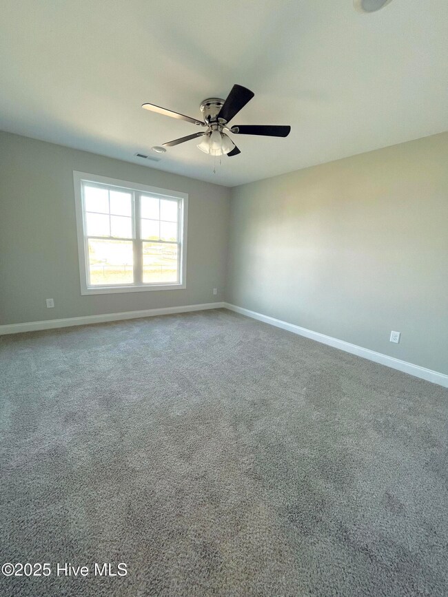 656 Abigail Taylor Dr unit B, Greenville, NC 27834 - photo 5