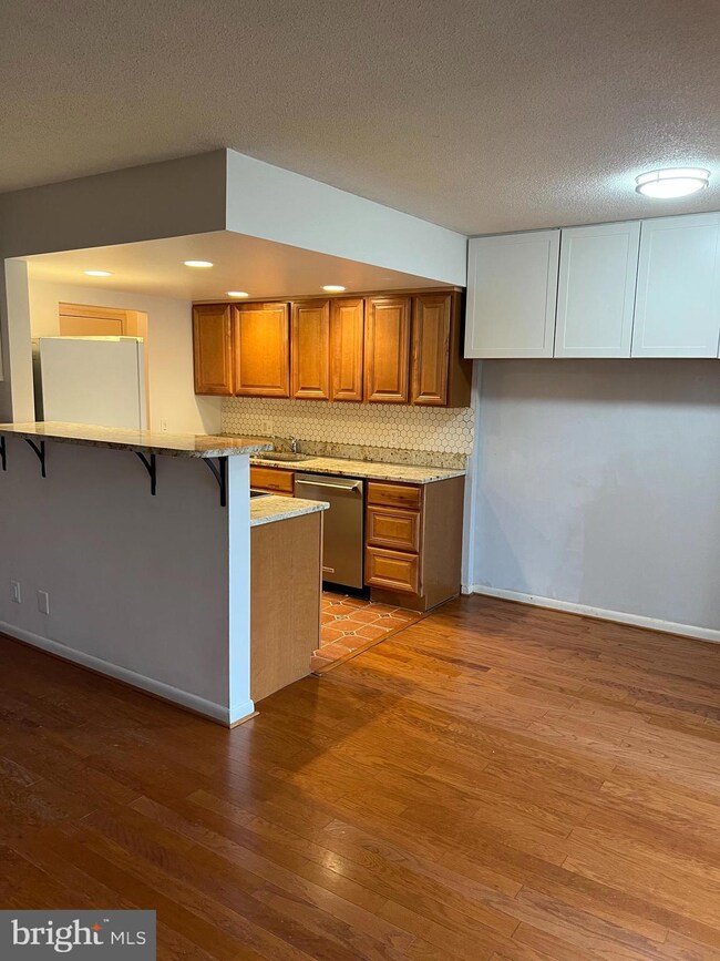 2228 Castle Rock Square unit 12C, Reston, VA 20191 - photo 5