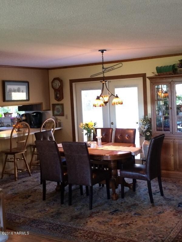 7901 Poplarview-dining room-IMG_5982