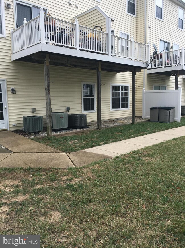 1452 Flatwood Ct, Crofton, MD 21114 - photo 4