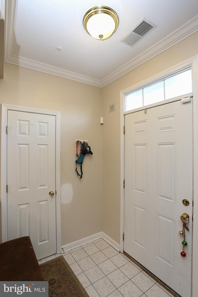 8745 Bright Meadow Ct, Odenton, MD 21113 - photo 3