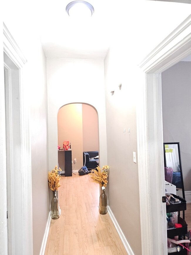 255 N Spring St unit 4, Elgin, IL 60120 - photo 3