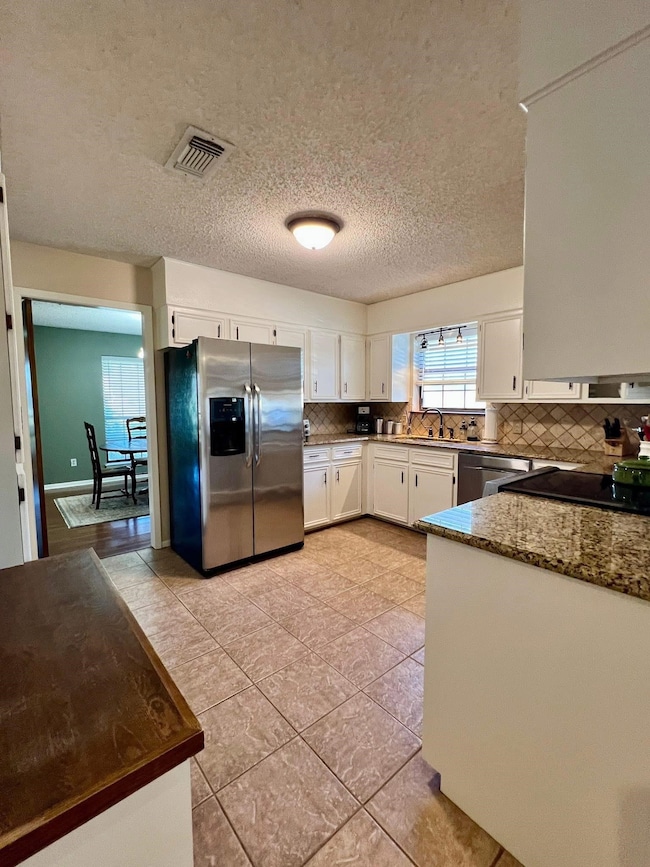 9207 Beverly Dr, Orange, TX 77630 - photo 6