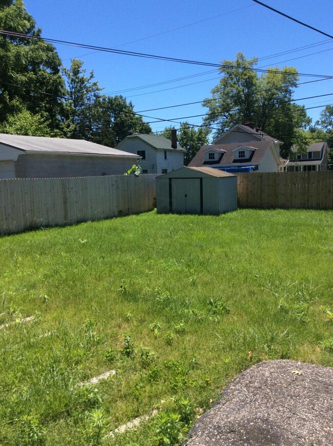 2247 Ferris Rd, Columbus, OH 43224 - photo 2