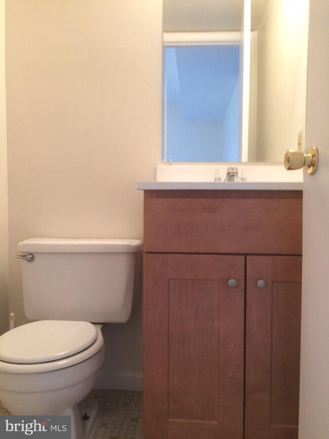 9054 Mcrae Ct, Manassas, VA 20110 - photo 7