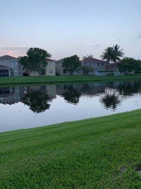 3083 Laurel Ridge Cir, Riviera Beach, FL 33404 - photo 6