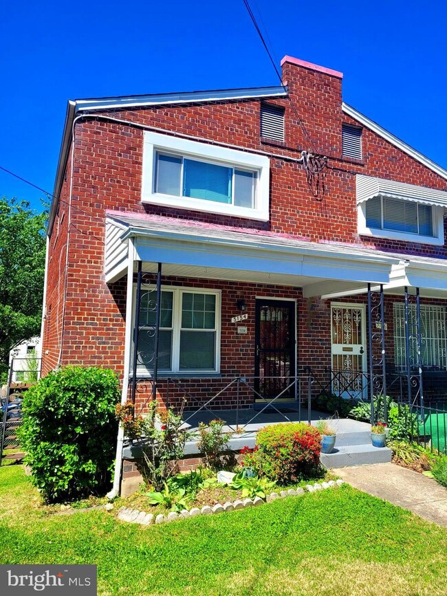 5154 8th St NE, Washington, DC 20011 - photo 2