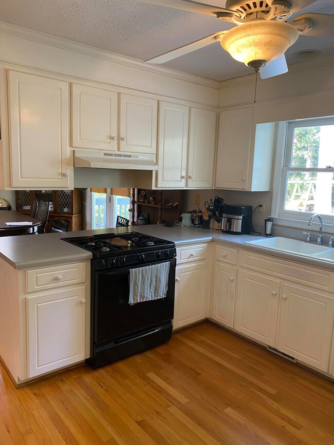 204 BUCK POINT KITCHEN V.1