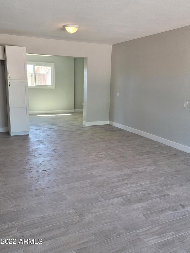 2336 N 48th Ln, Phoenix, AZ 85035 - photo 3