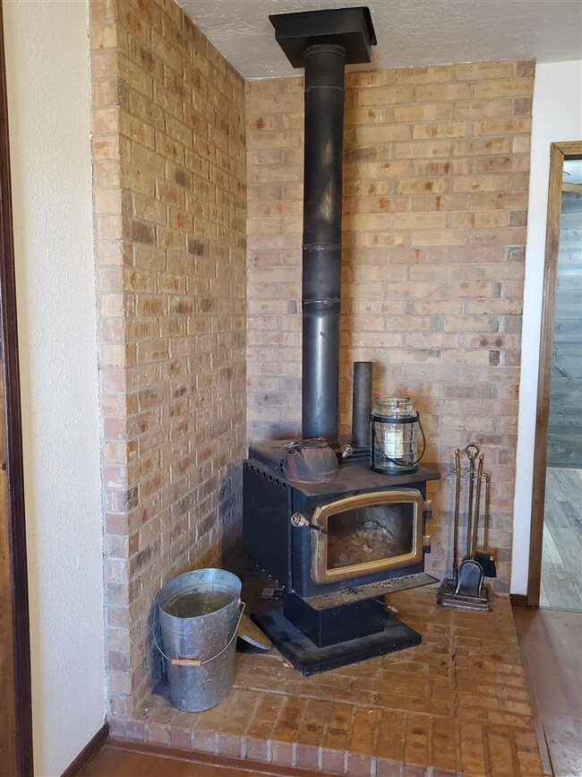 12789 Tony Creek Rd, Elgin, OK 73538 - photo 5