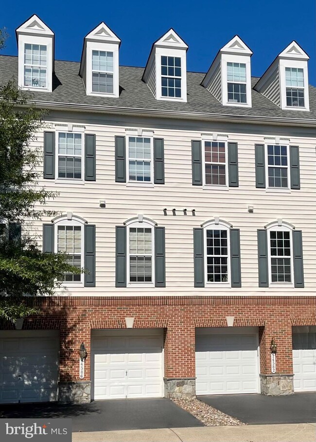 14582 Kylewood Way, Gainesville, VA 20155 - photo 2