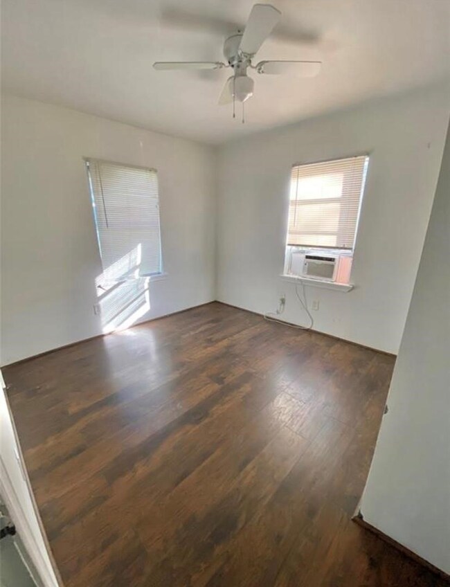 5618 E Crosstimbers St, Houston, TX 77028 - photo 7