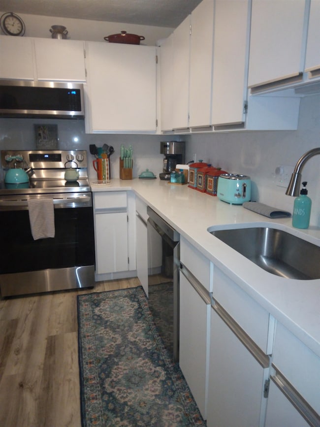 12 Strawberry Bank Rd unit 15, Nashua, NH 03062 - photo 5