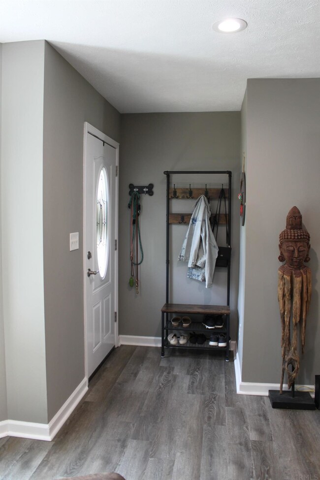 818 Clark St, Newburgh, IN 47630 - photo 6