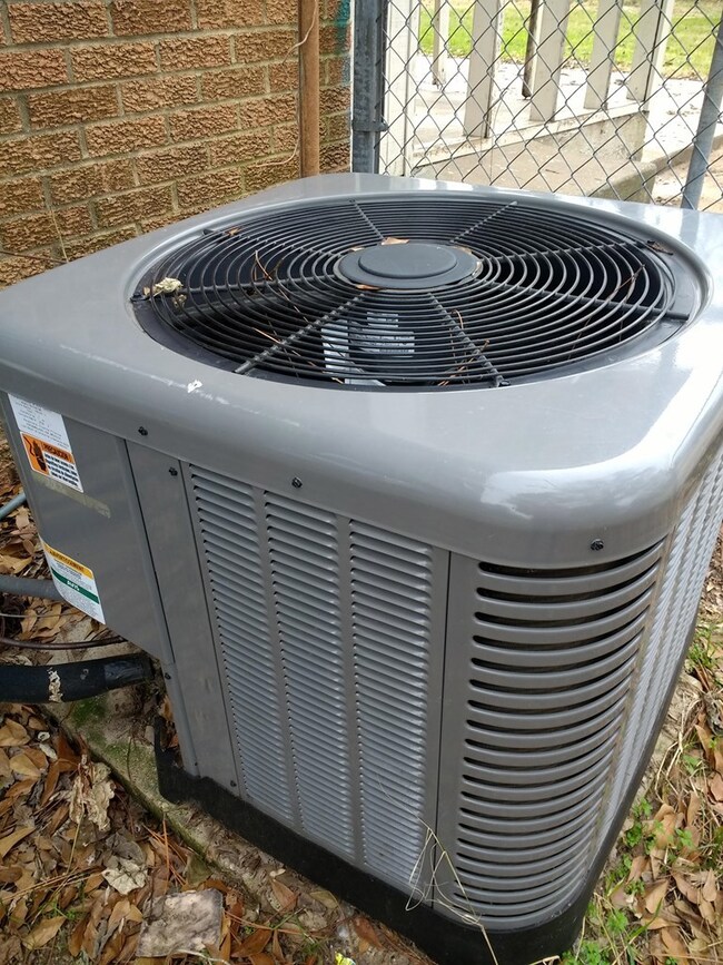 902 Sycamore St, Athens, TX 75751 - photo 6