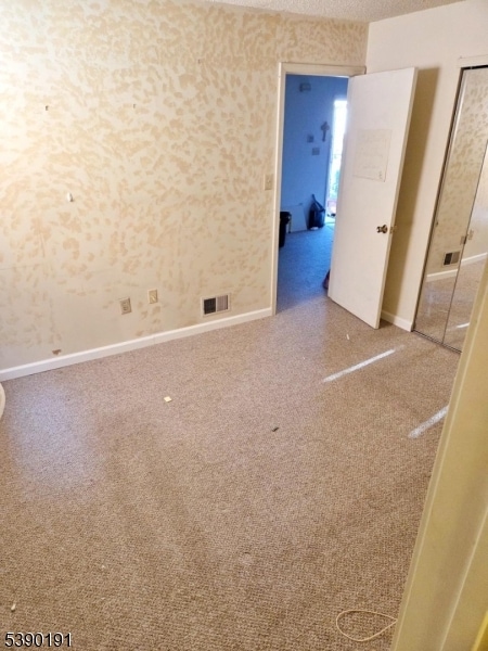 48 Howard Ct, Newark, NJ 07103 - photo 6