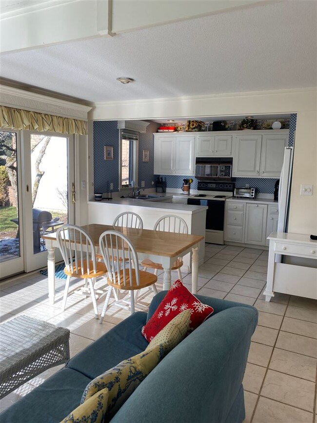 807 Murphys Rd, Quechee, VT 05059 - photo 7