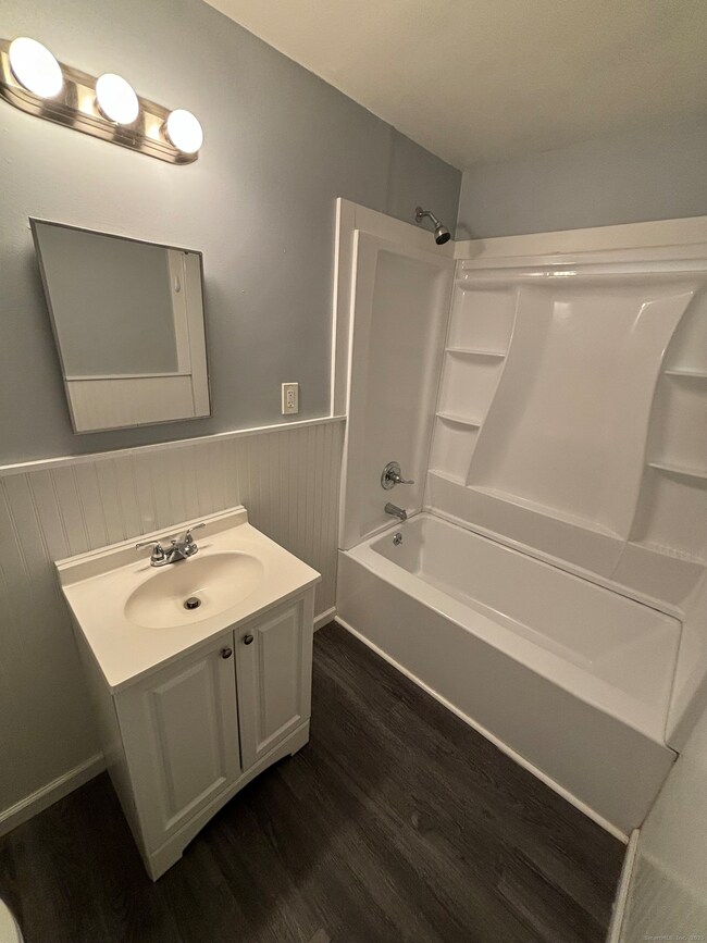 76 Birdsey St unit 1R, Bridgeport, CT 06610 - photo 3