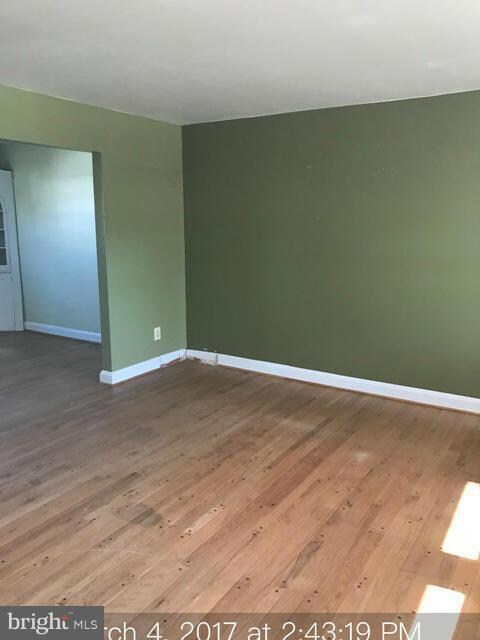 8427 Hallmark Cir, Parkville, MD 21234 - photo 3