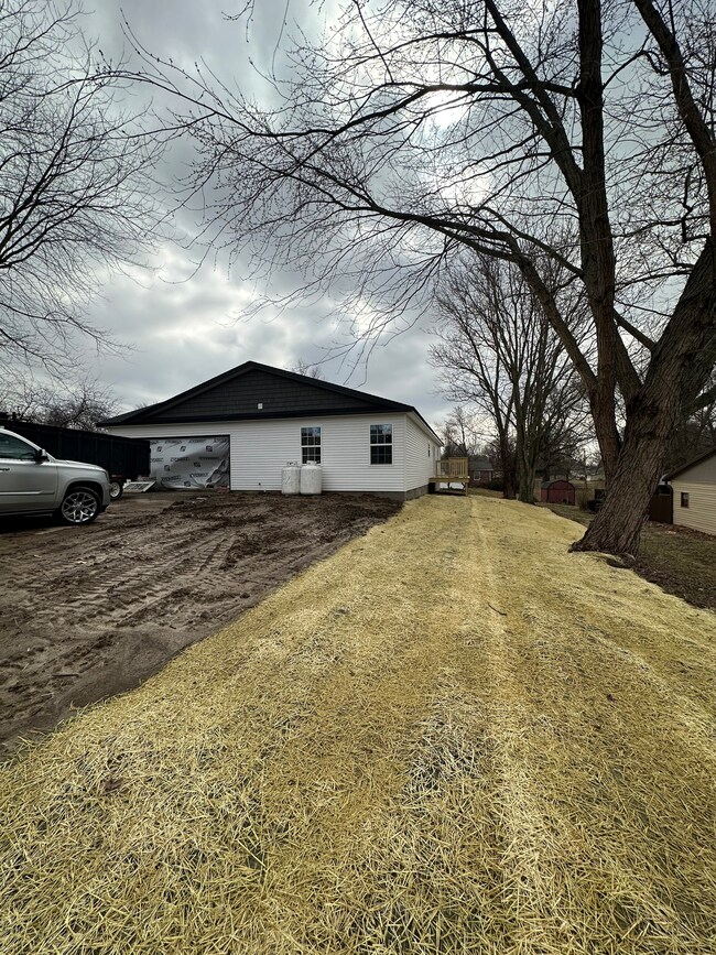 509 Fancy St, Covington, IN 47932 - photo 3