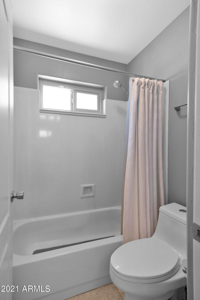 Upstairs bath1