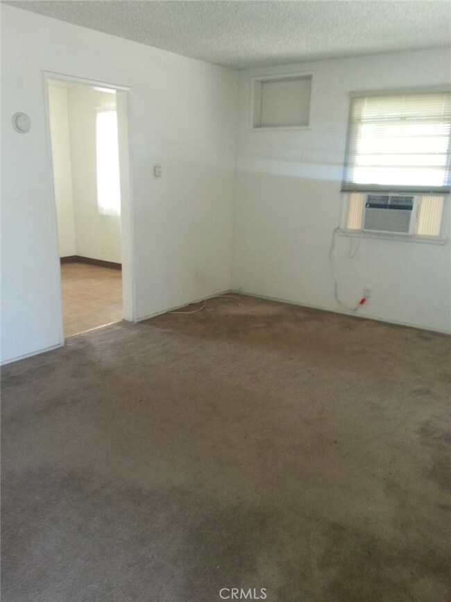 14570 Rosemary Dr, Fontana, CA 92335 - photo 3