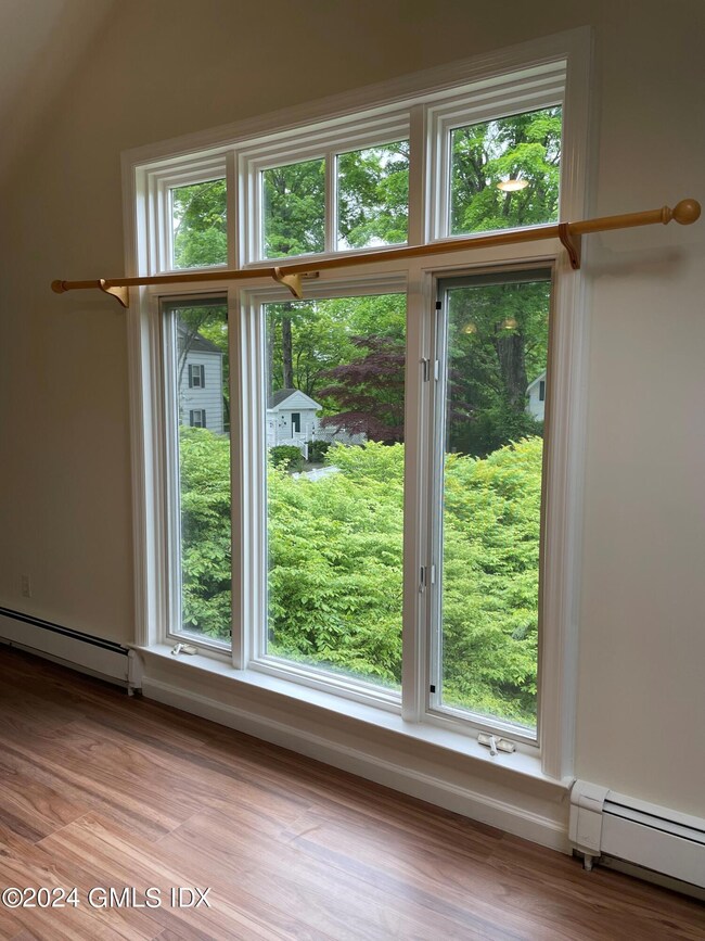 15 Locust Rd unit 2nd Floor, Greenwich, CT 06831 - photo 4