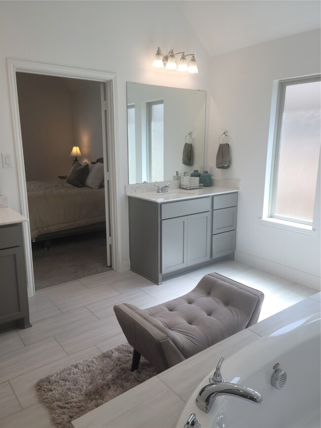 17103 Crimson Crest Dr, Conroe, TX 77302 - photo 4