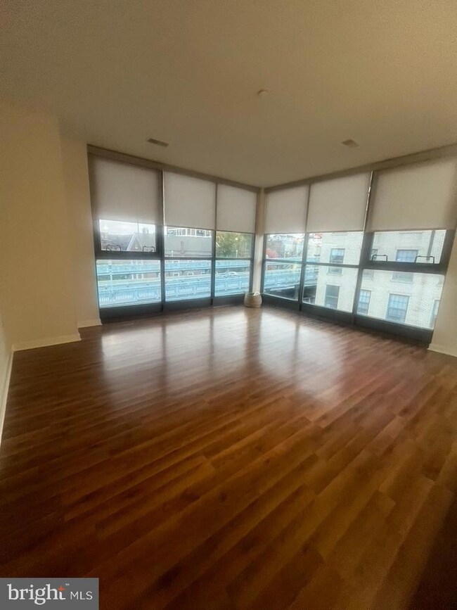 401 Race St unit 119, Philadelphia, PA 19106 - photo 2