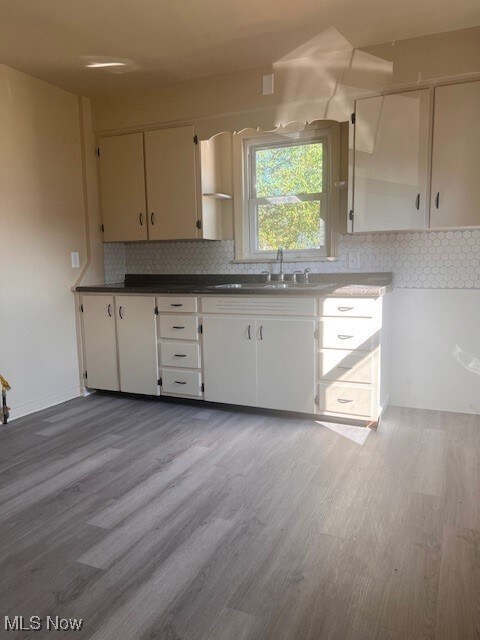 39 W Lewis St, Struthers, OH 44471 - photo 2